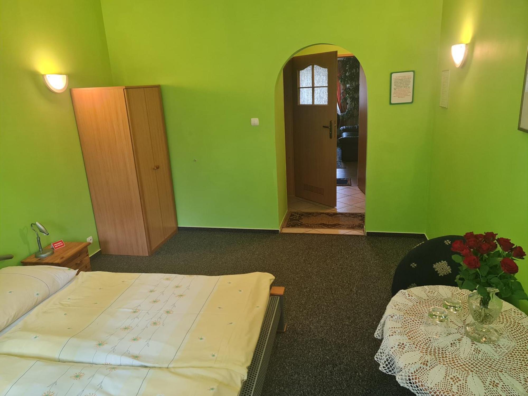 Restaurant & Hostel "Broadway" Kliniska 외부 사진