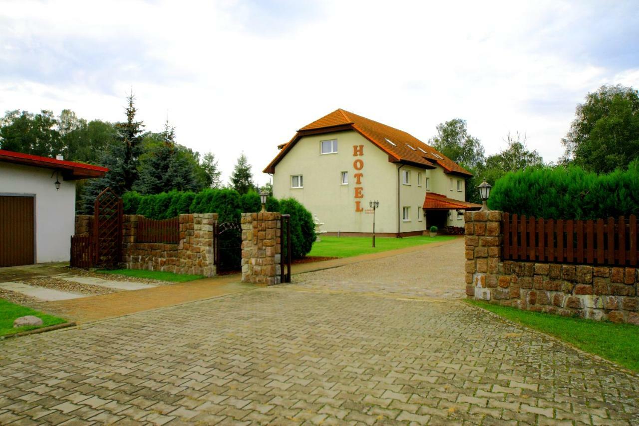 Restaurant & Hostel "Broadway" Kliniska 외부 사진