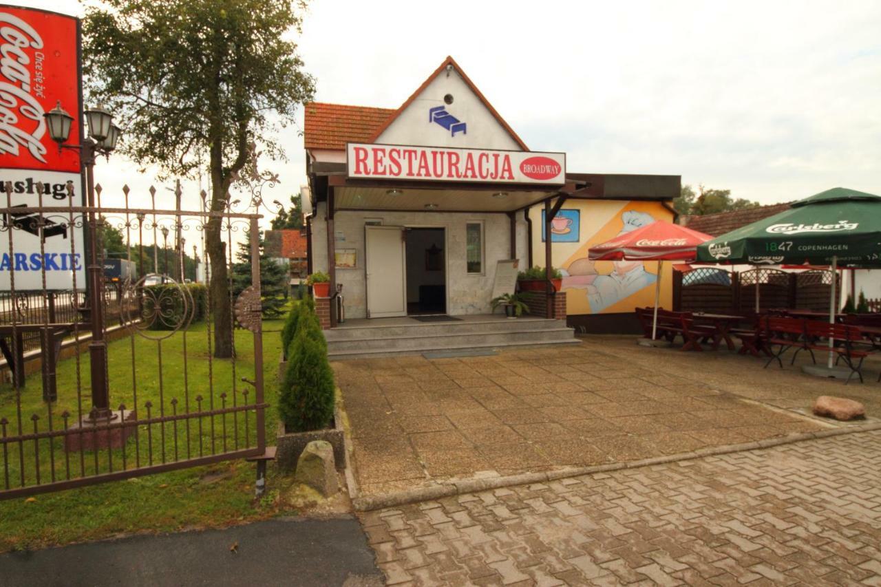 Restaurant & Hostel "Broadway" Kliniska 외부 사진